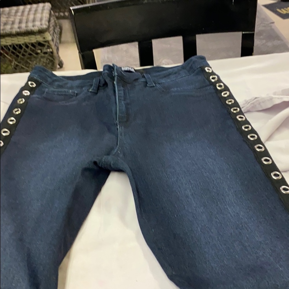 Metallic Strip down the side